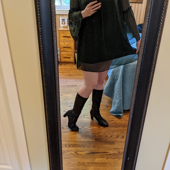 Dress - Picture 4 of 4